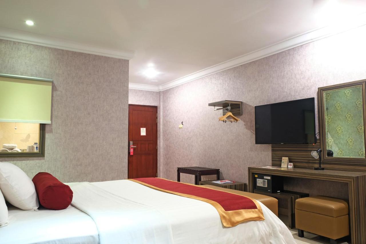 3 Putra Bi Executive Hotel Jakarta Jacarta Exterior foto