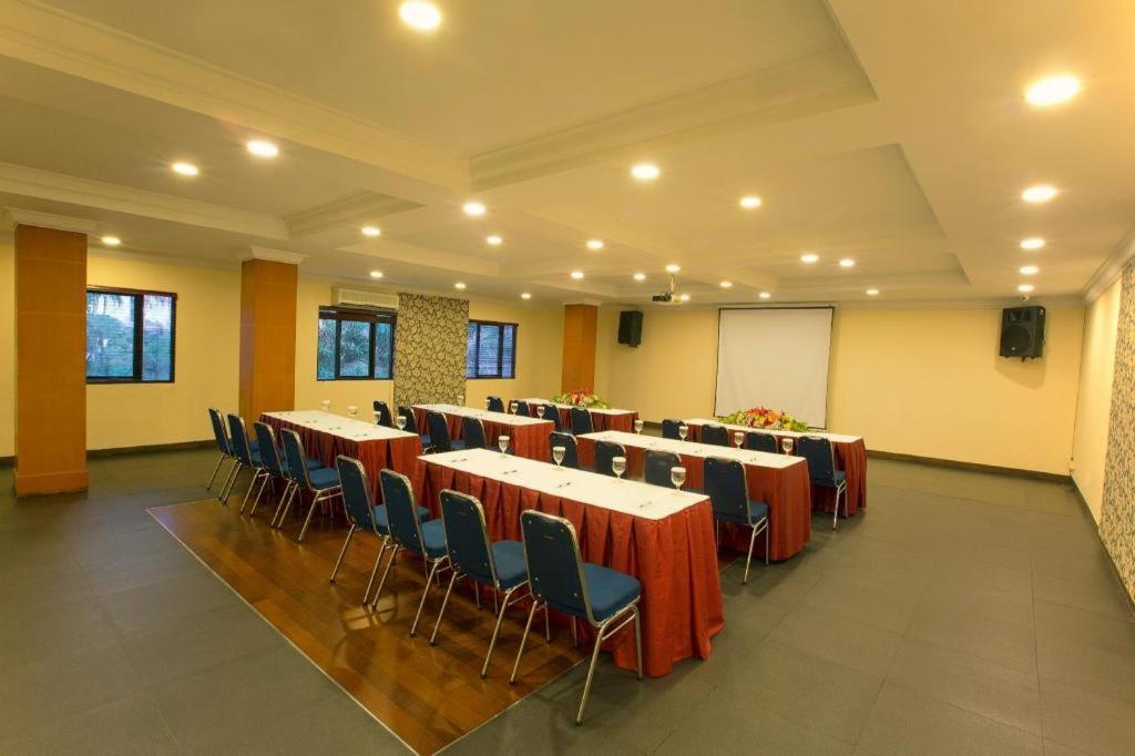 3 Putra Bi Executive Hotel Jakarta Jacarta Exterior foto