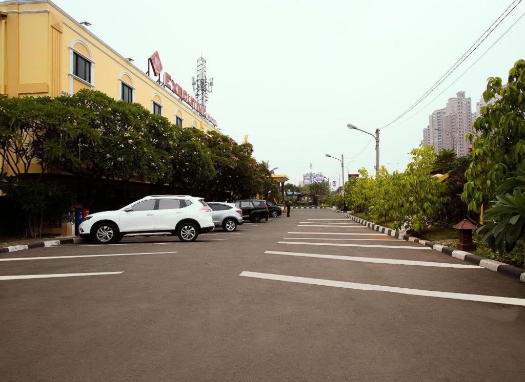 3 Putra Bi Executive Hotel Jakarta Jacarta Exterior foto